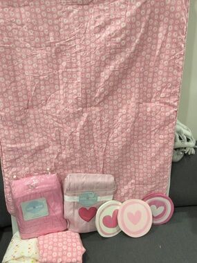 Pink Hearts Baby Nursery Crib Bedding set - New see details